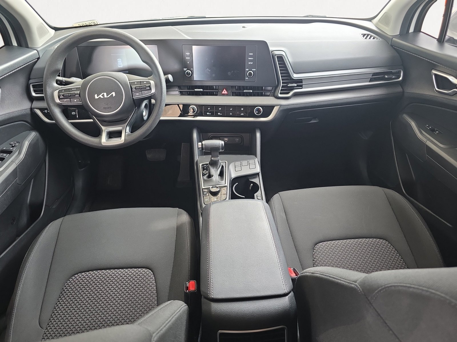 Certified 2024 Kia Sportage LX image 2