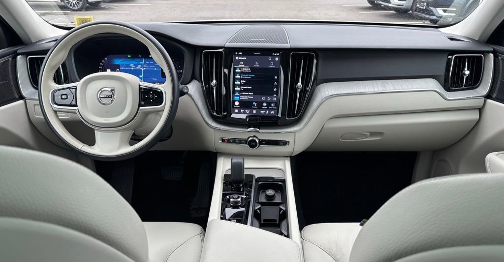 Used 2024 Volvo XC60 T8 Plus w/ Climate Package AWD/4WD image 5