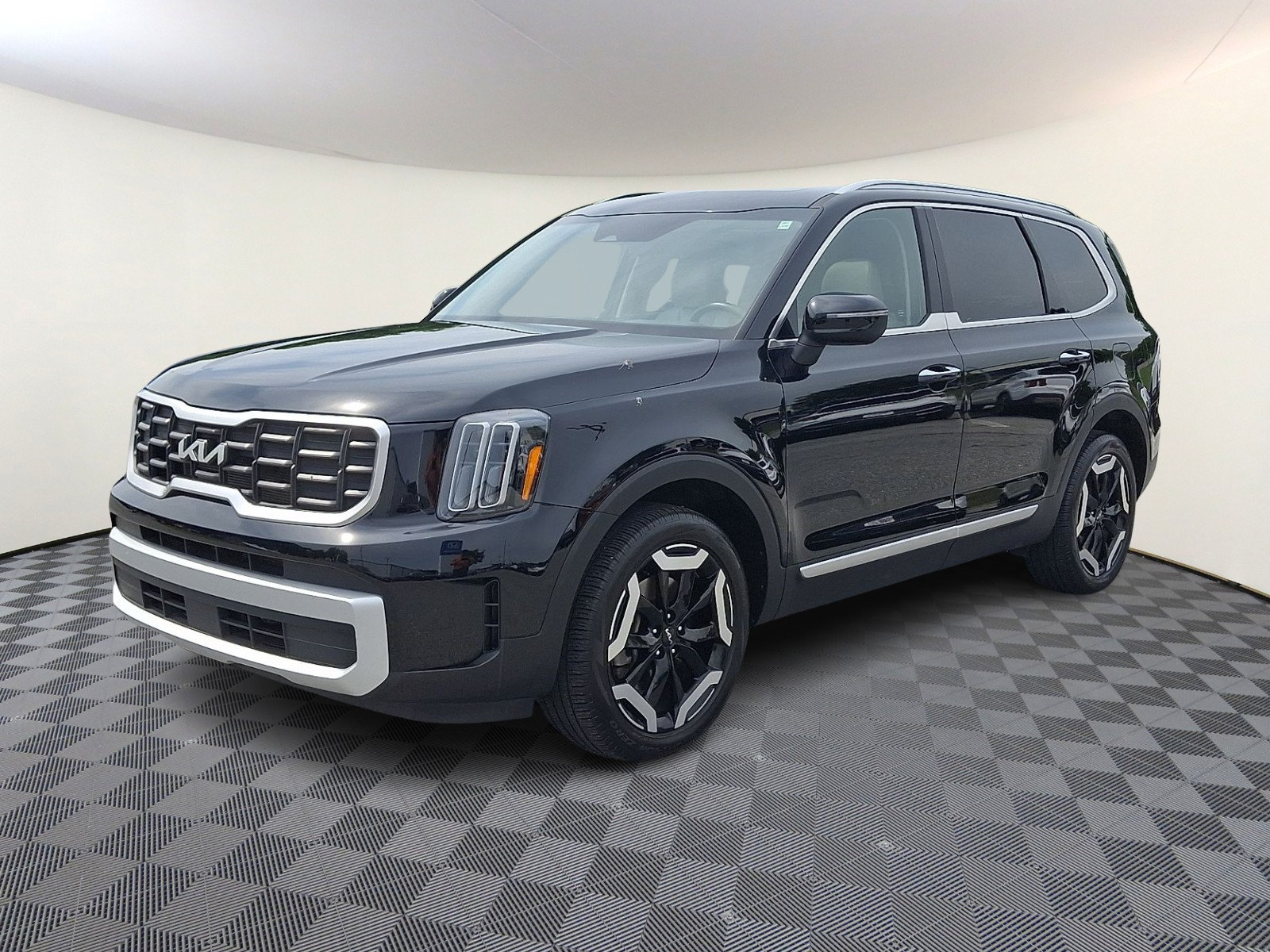 Certified 2025 Kia Telluride S AWD/4WD image 3