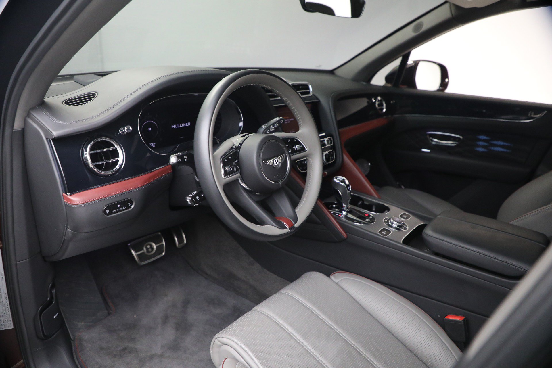 Certified 2024 Bentley Bentayga Extended Wheelbase AWD/4WD image 19
