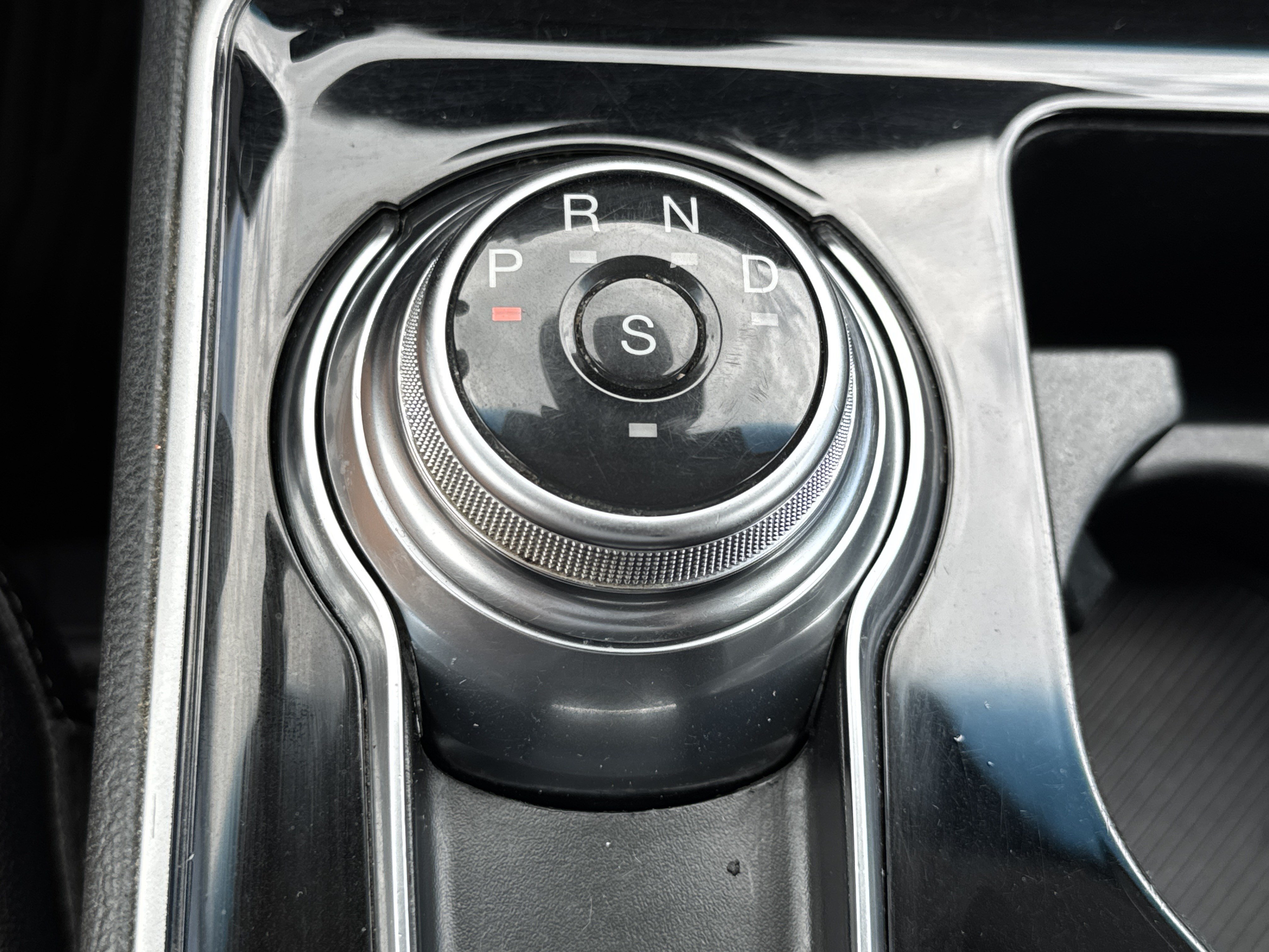 Used 2020 Ford Edge SEL FWD image 23