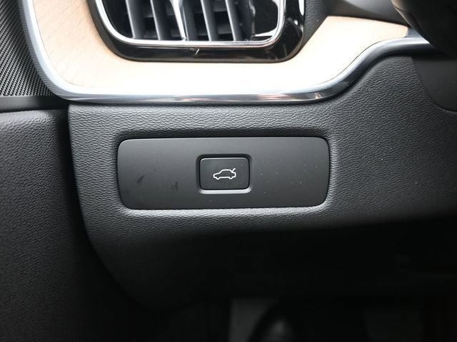 New 2026 Volvo XC60 B5 Plus w/ Protection Package Premier image 29