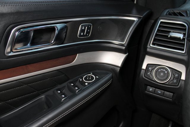 Used 2016 Ford Explorer Platinum image 27