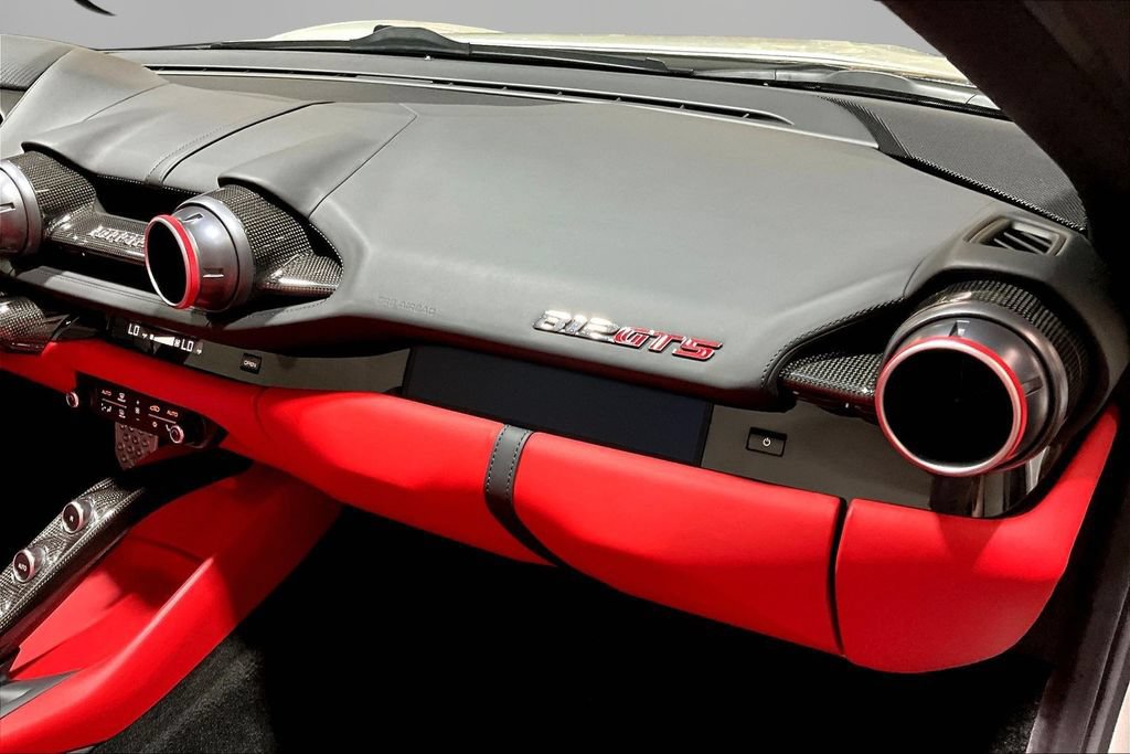 Used 2021 Ferrari 812 GTS RWD image 21