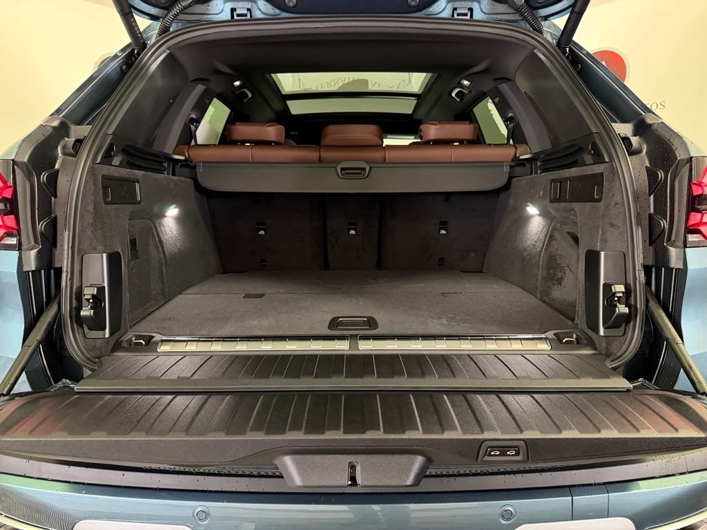 New 2026 BMW X5 xDrive50e w/ Premium Package image 16