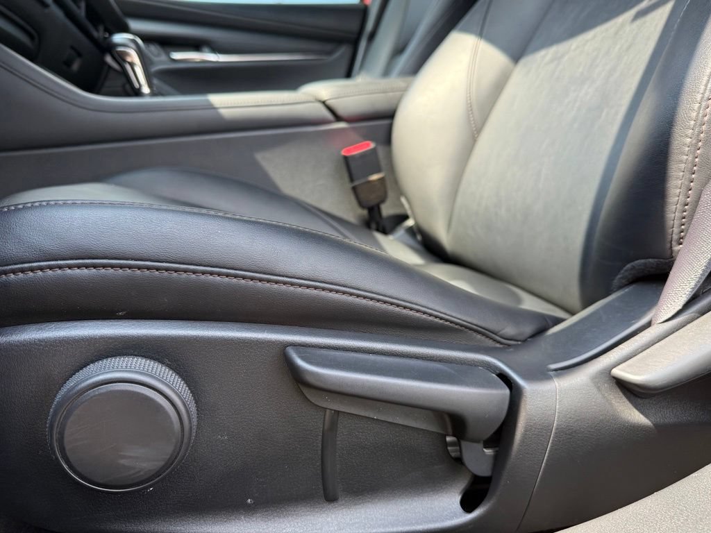 Used 2019 MAZDA MAZDA3 Hatchback FWD image 9