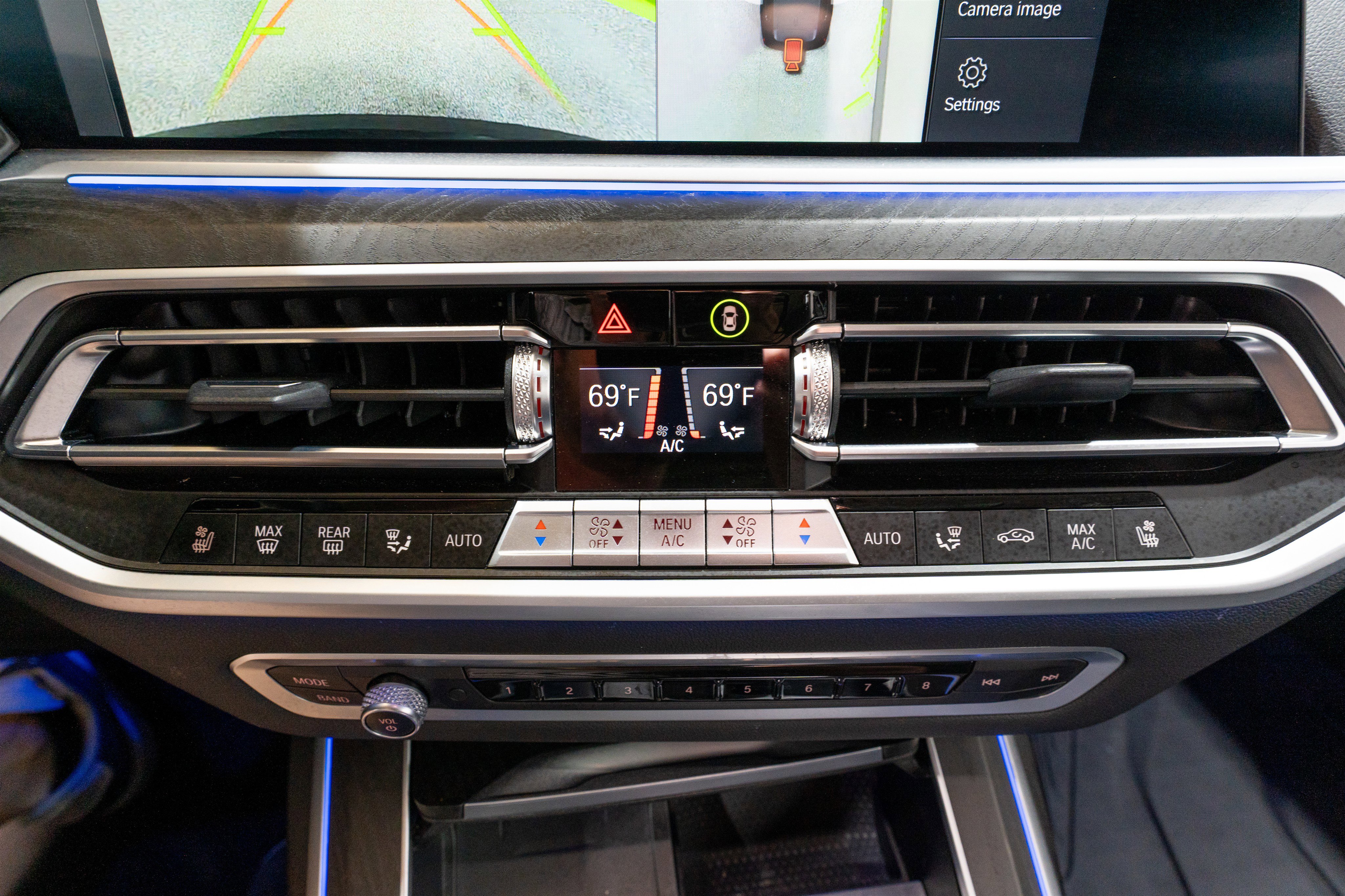 Used 2022 BMW X7 xDrive40i w/ Premium Package image 24