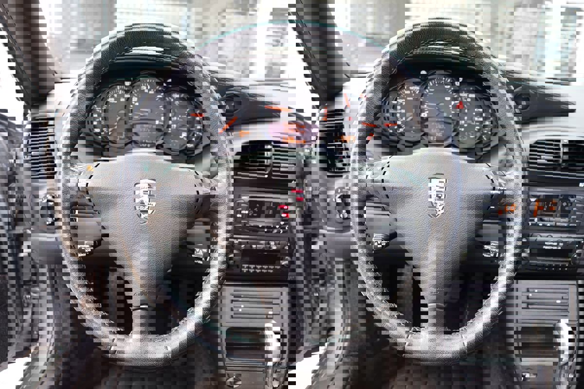 Used 2002 Porsche 911 Carrera image 22