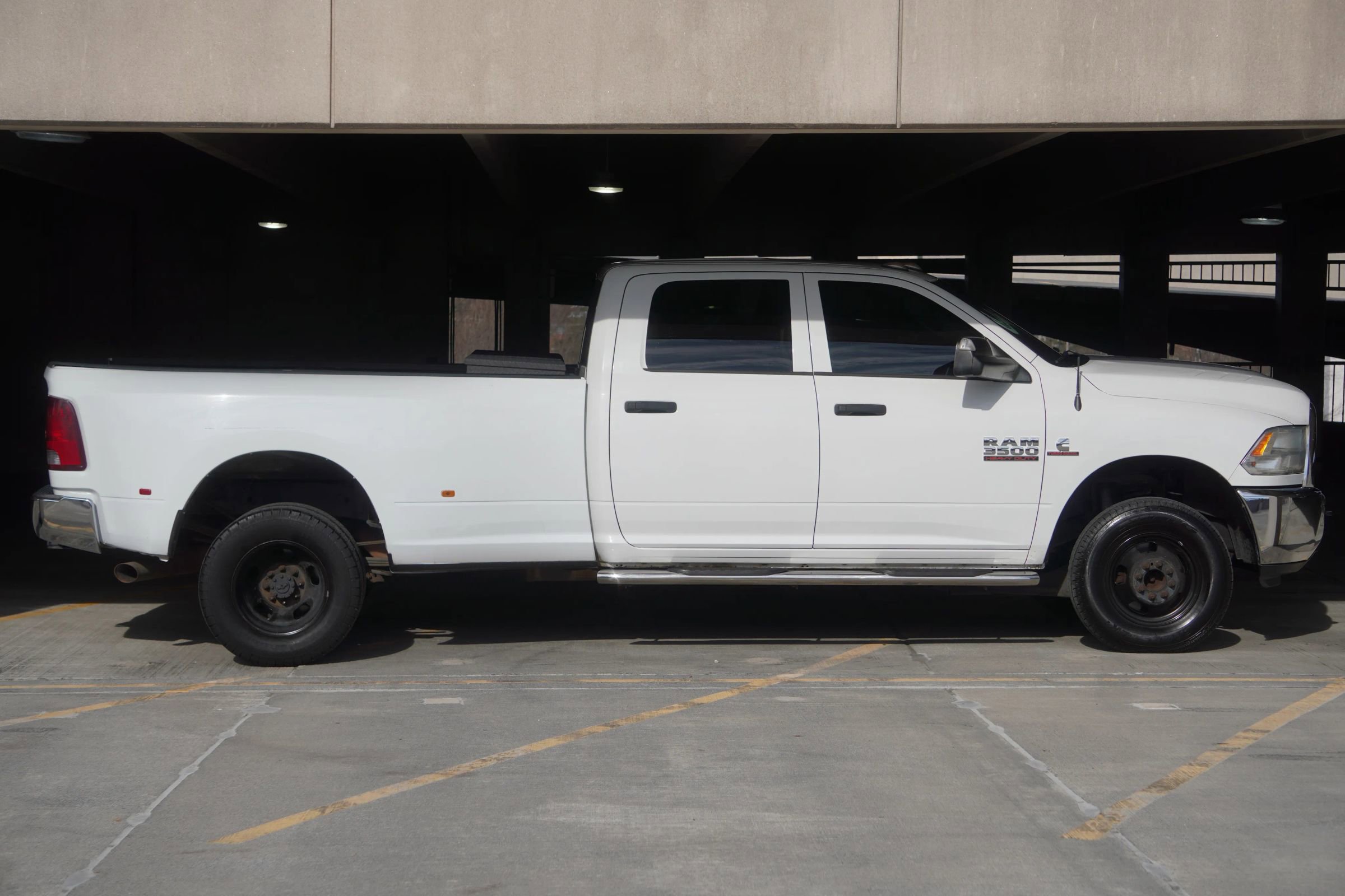 Used 2018 RAM 3500 Tradesman w/ Chrome Appearance Group image 16
