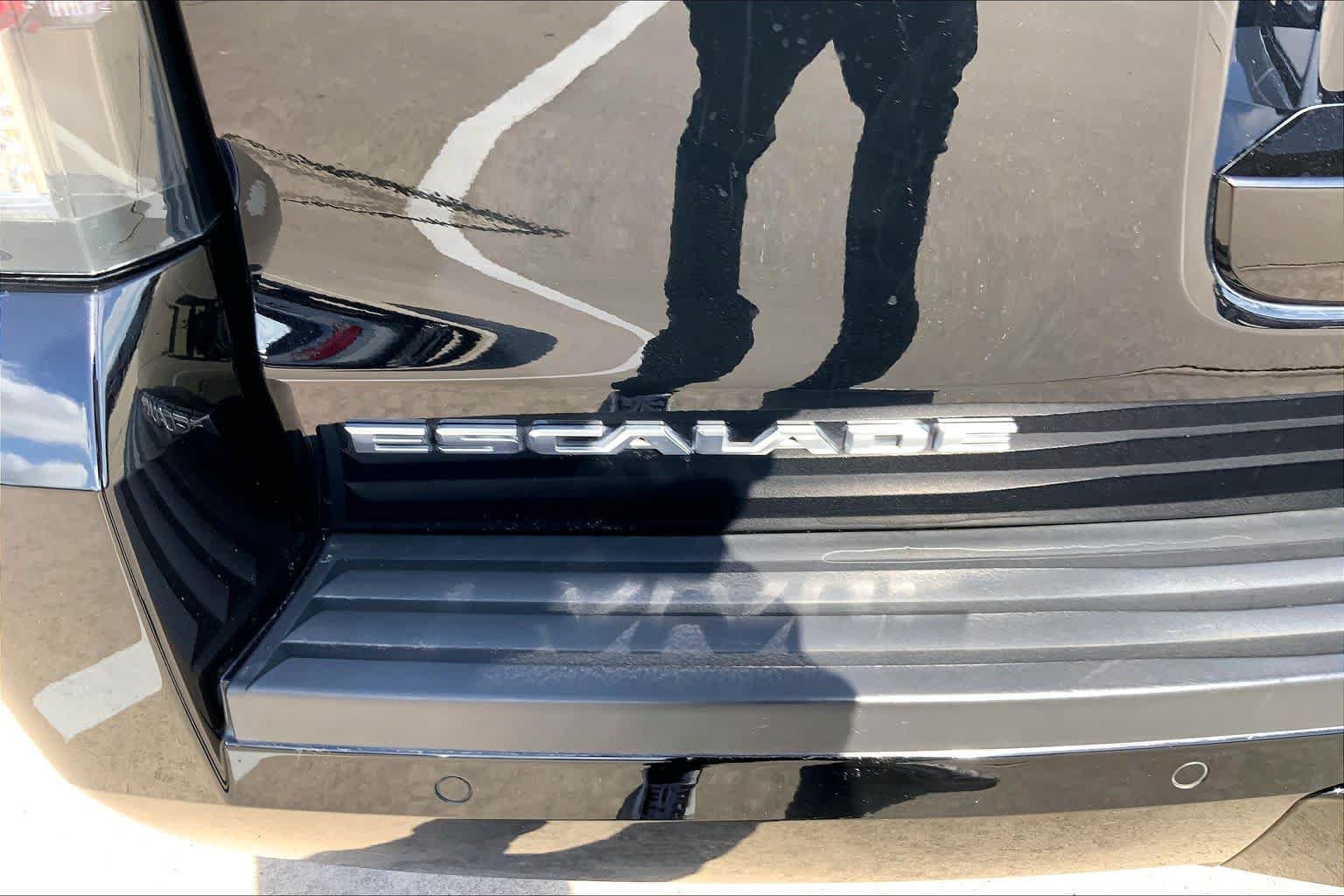 Certified 2019 Cadillac Escalade Premium Luxury RWD image 10