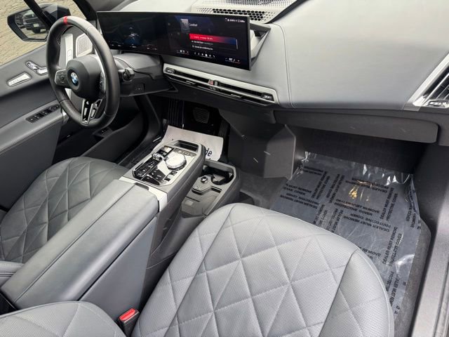 Certified 2025 BMW iX M60 image 28