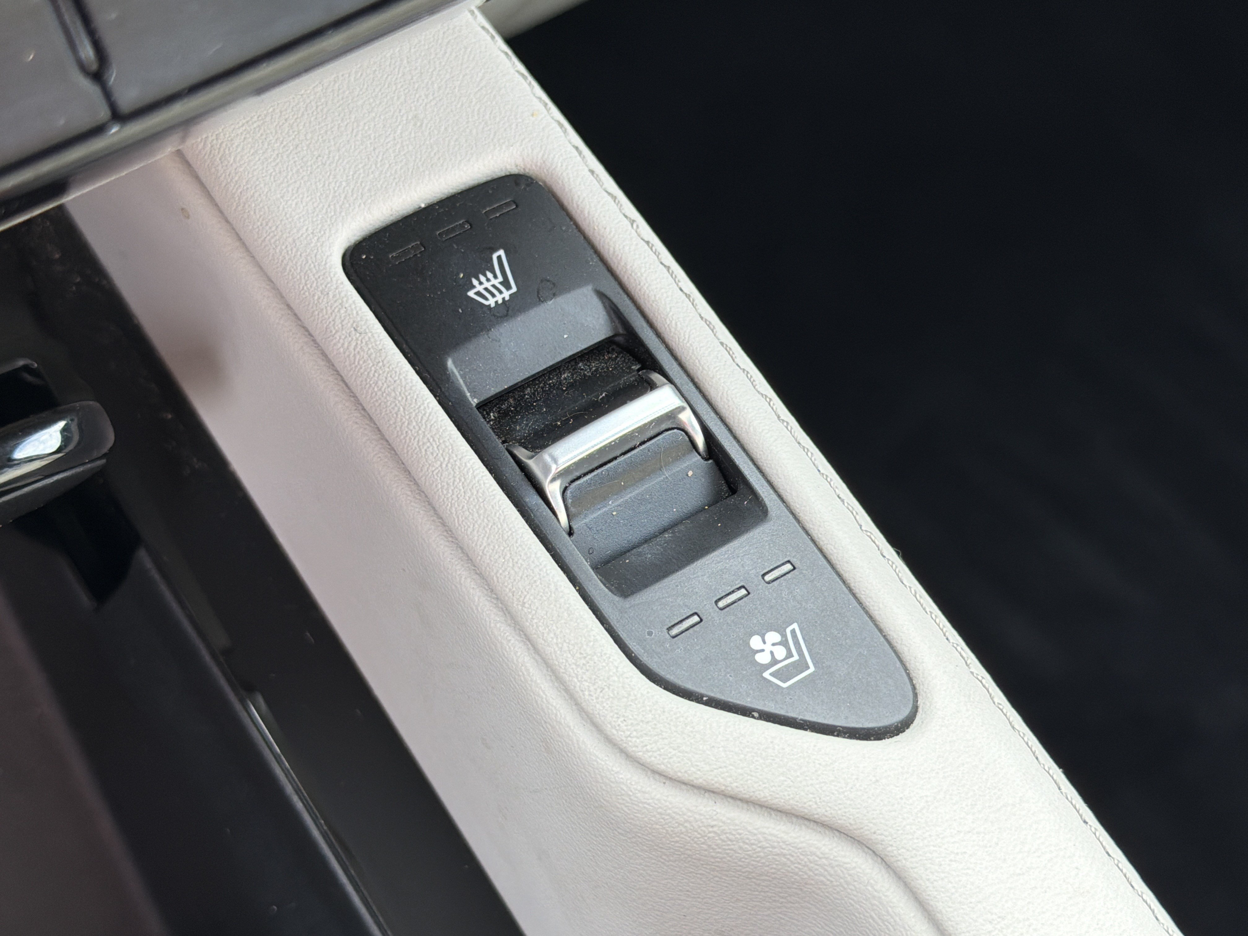 Used 2020 Kia Telluride SX w/ SX Prestige Package AWD/4WD image 32