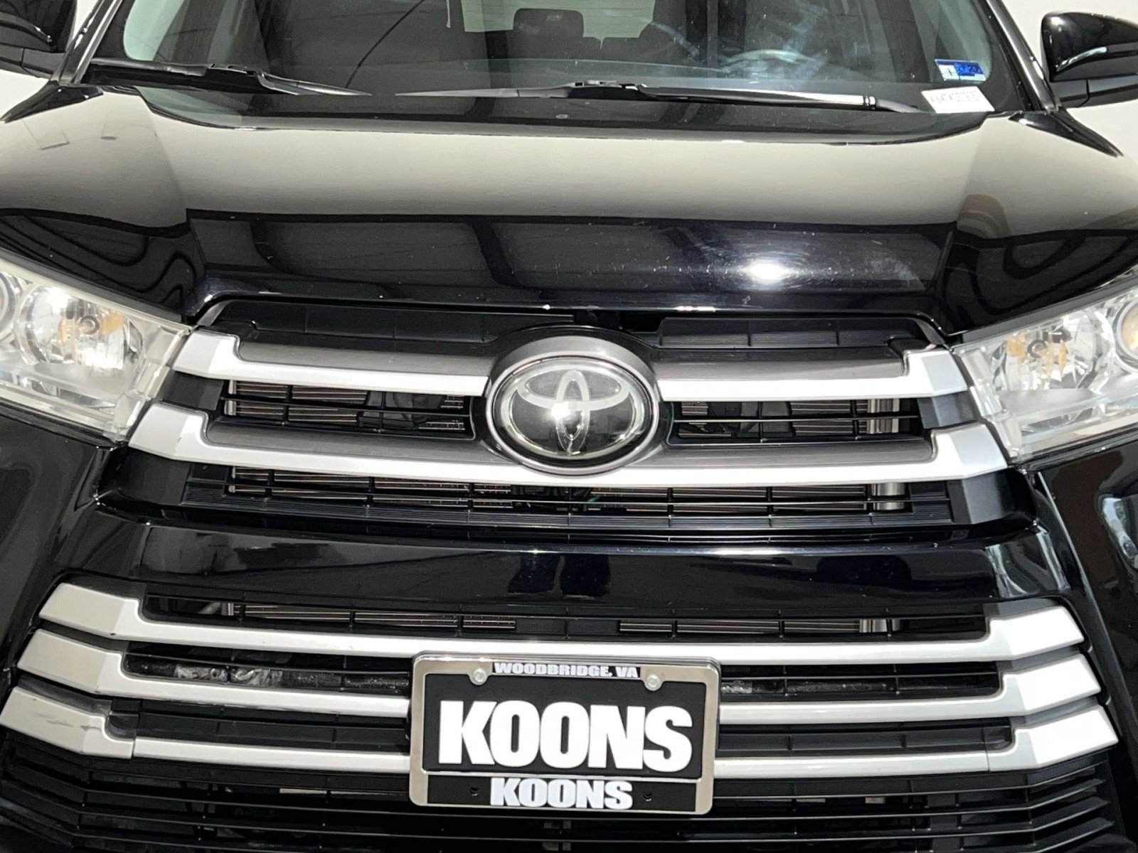 Used 2019 Toyota Highlander XLE AWD/4WD image 12