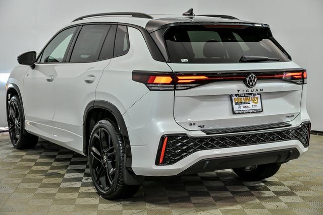 New 2026 Volkswagen Tiguan SE R-Line image 4