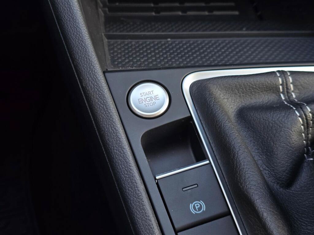 New 2026 Volkswagen Jetta SE FWD image 30