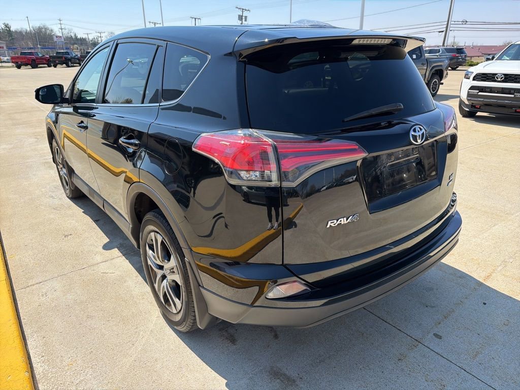 Used 2018 Toyota RAV4 LE w/ All Weather Liner Package image 7