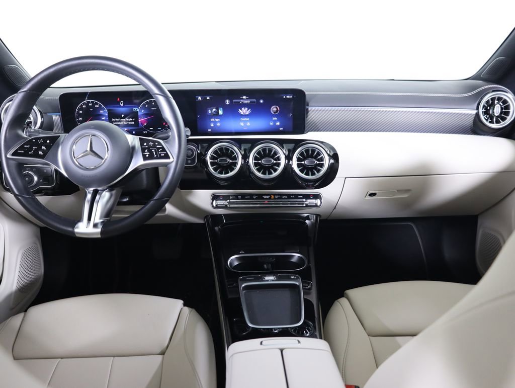 Certified 2025 Mercedes-Benz CLA 250 4MATIC image 44