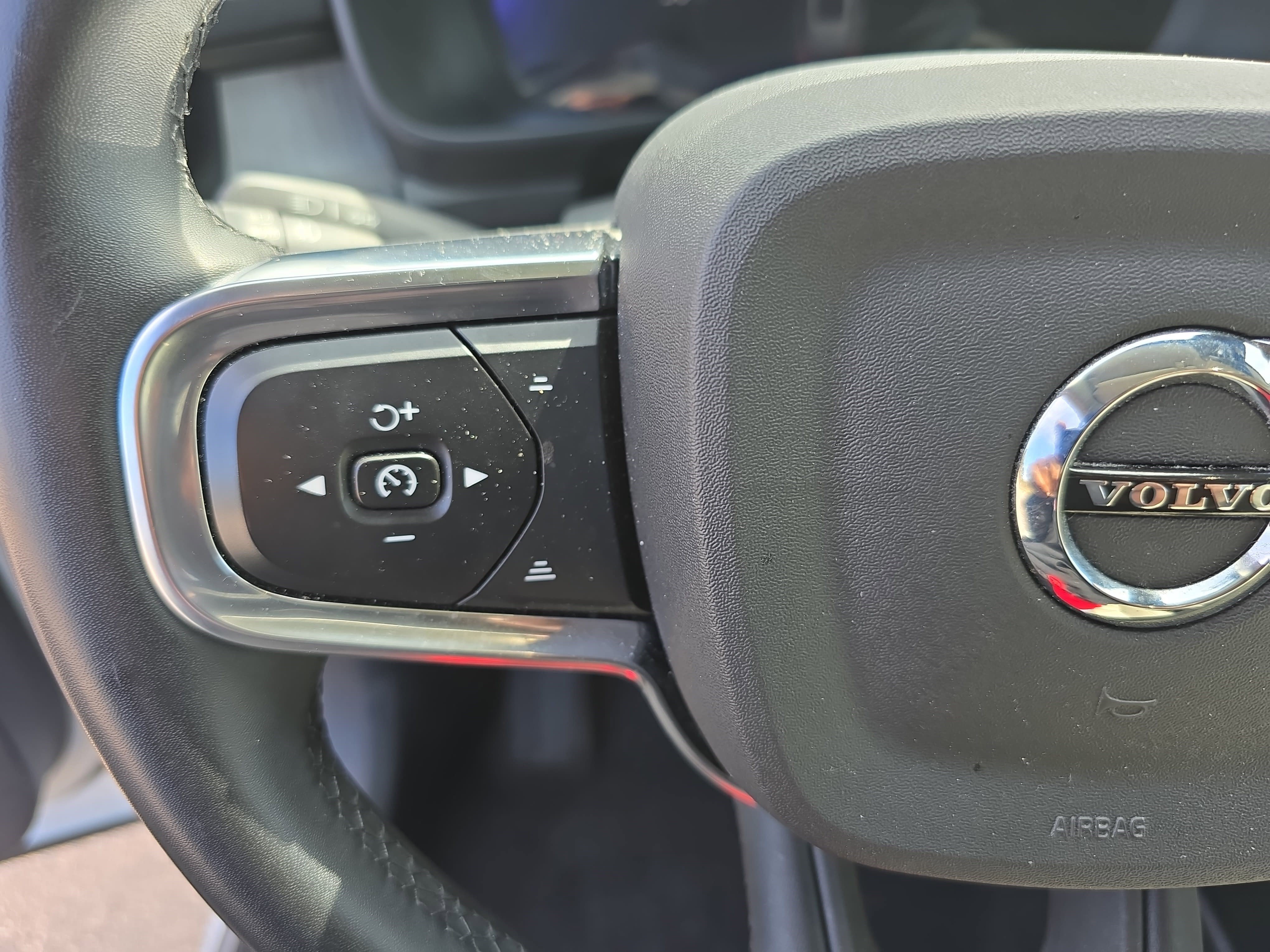 Used 2023 Volvo XC40 B4 Plus w/ Driver Assist Package image 18