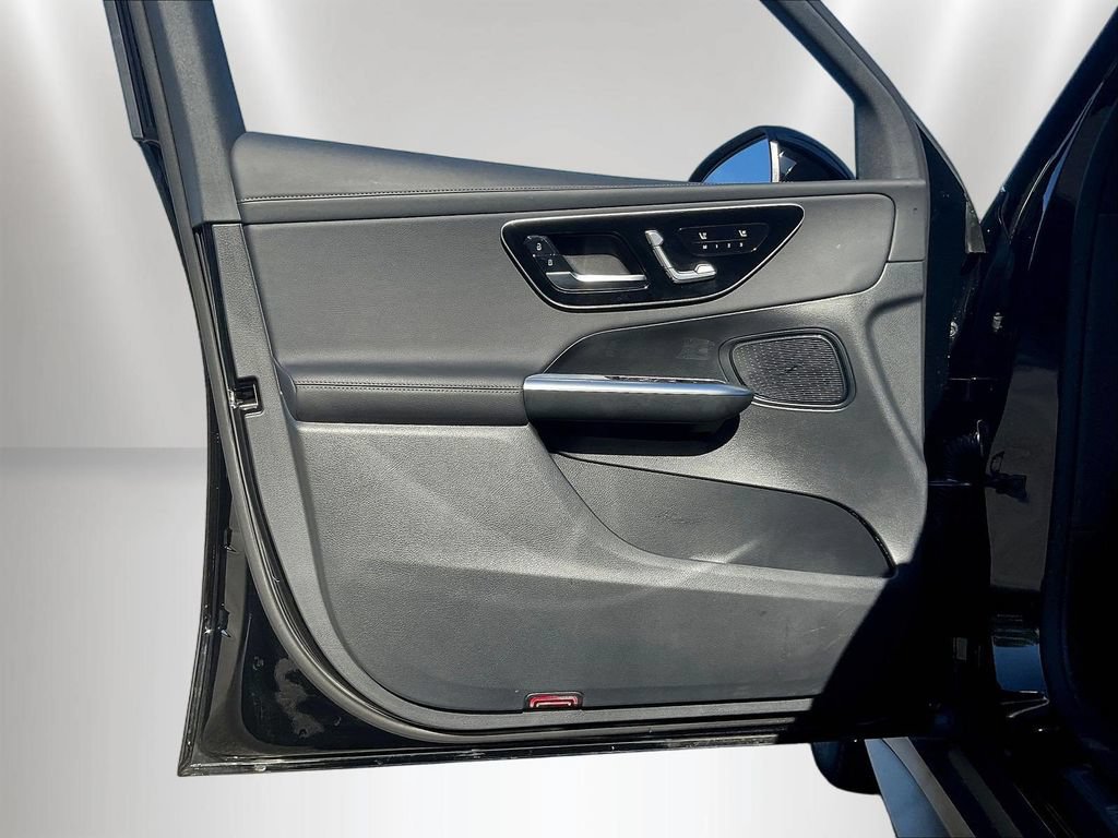 Used 2026 Mercedes-Benz GLC 300 image 22