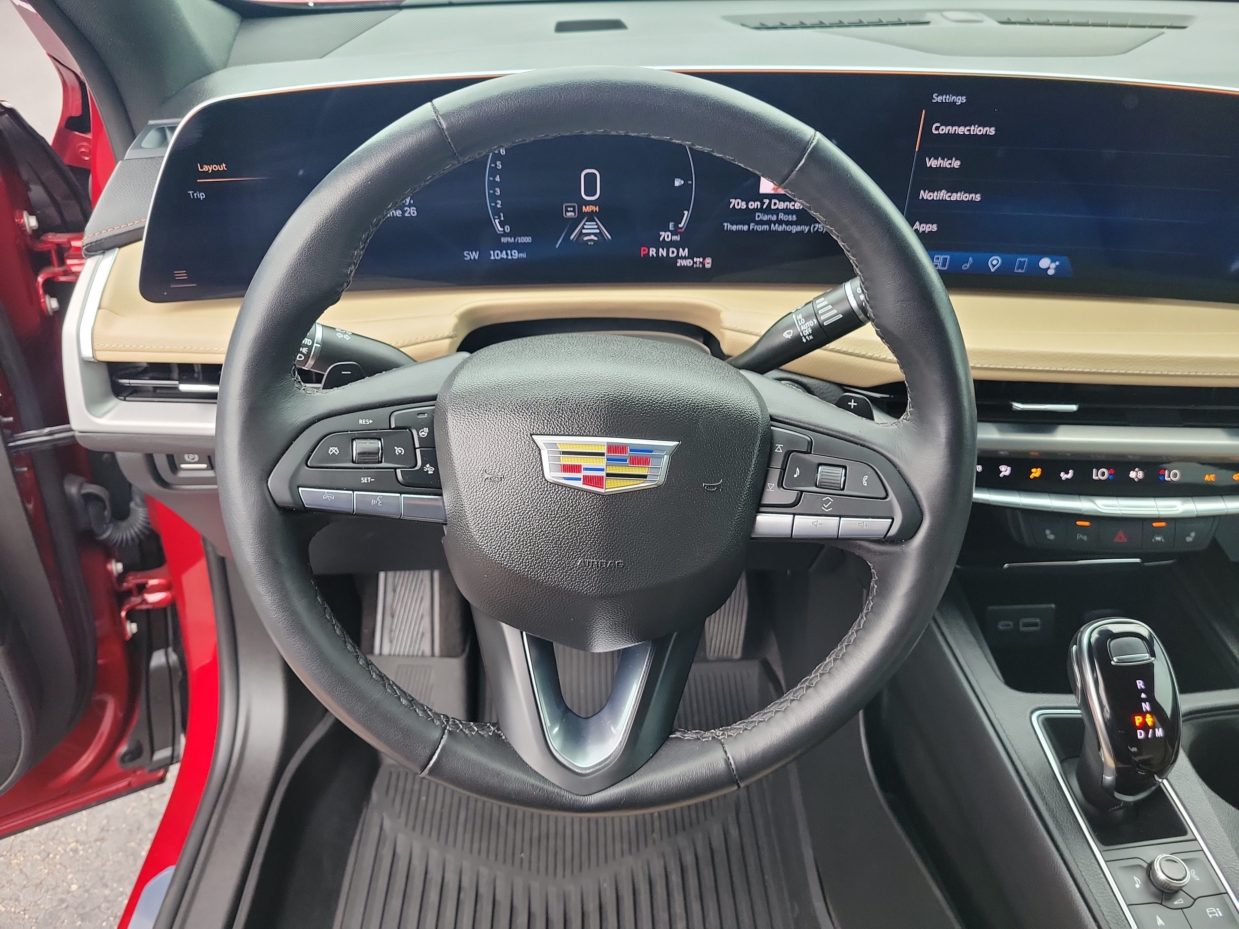 Used 2025 Cadillac XT4 Premium Luxury w/ Cold Weather Package AWD/4WD image 24