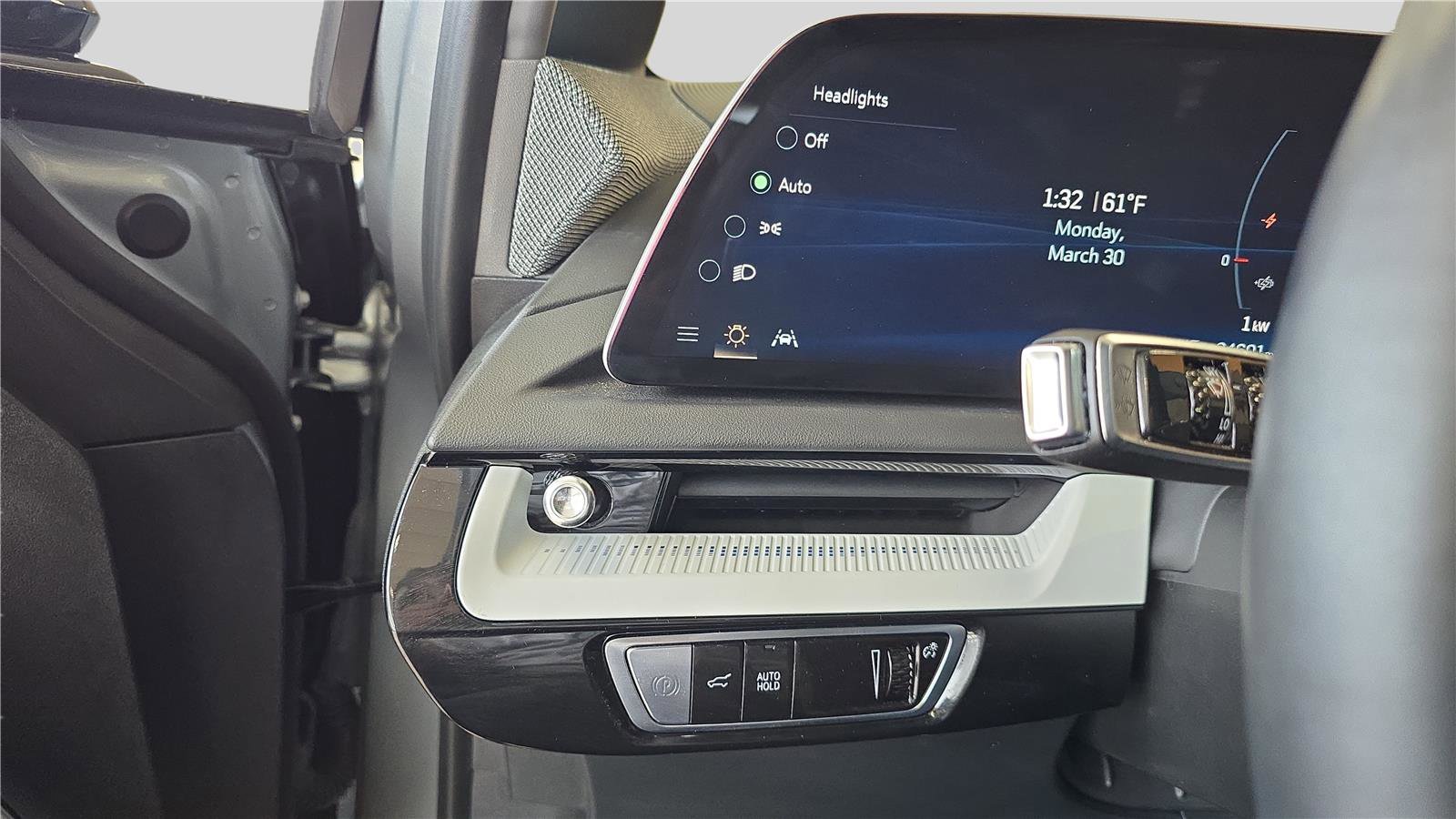 Used 2025 Cadillac Optiq Sport 2 w/ LPO, Floor Liner Package image 28