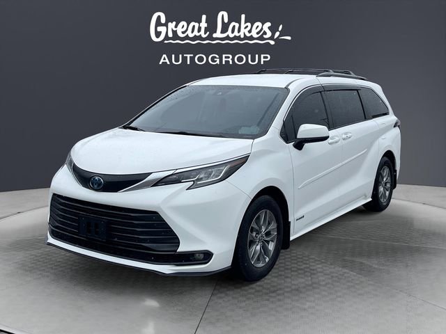 Used 2021 Toyota Sienna LE image 1