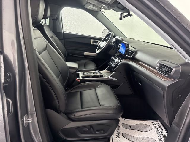Used 2022 Ford Explorer Limited w/ Equipment Group 301A AWD/4WD image 16