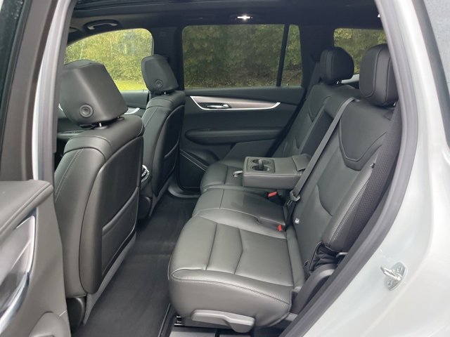 New 2025 Cadillac XT6 Luxury image 37
