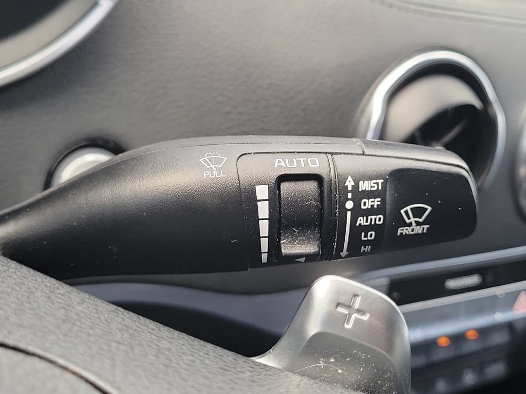 Used 2022 Kia Stinger GT-Line w/ Sun & Sound Package RWD image 12