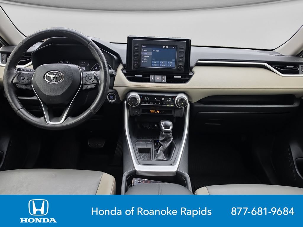 Used 2019 Toyota RAV4 XLE Premium FWD image 12
