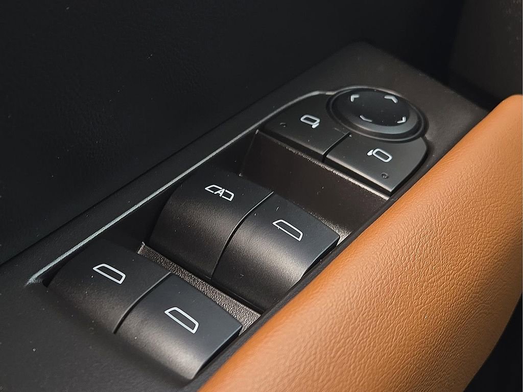 Used 2024 GMC Canyon AT4 w/ AT4 Premium Package image 17