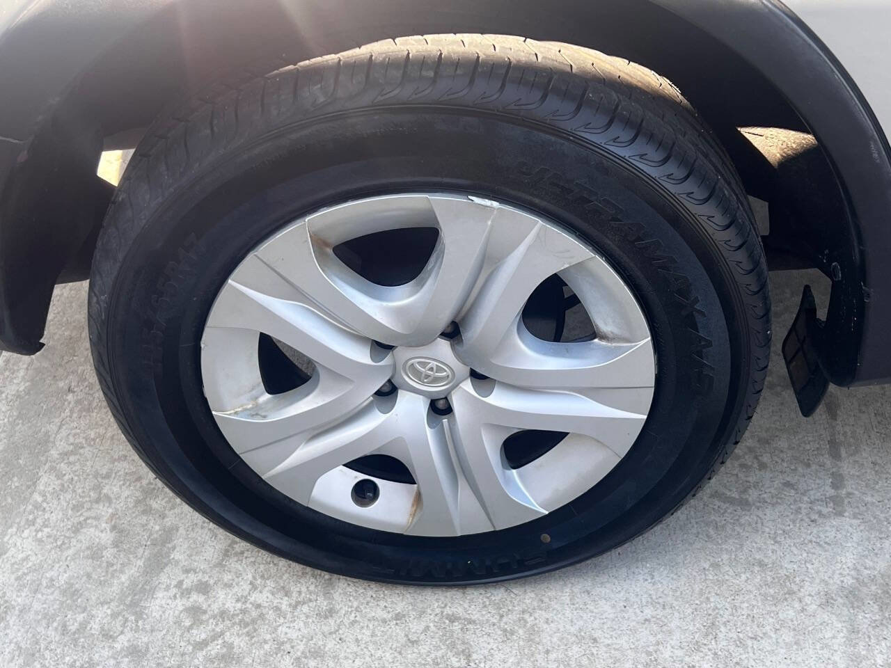 Used 2015 Toyota RAV4 LE image 10