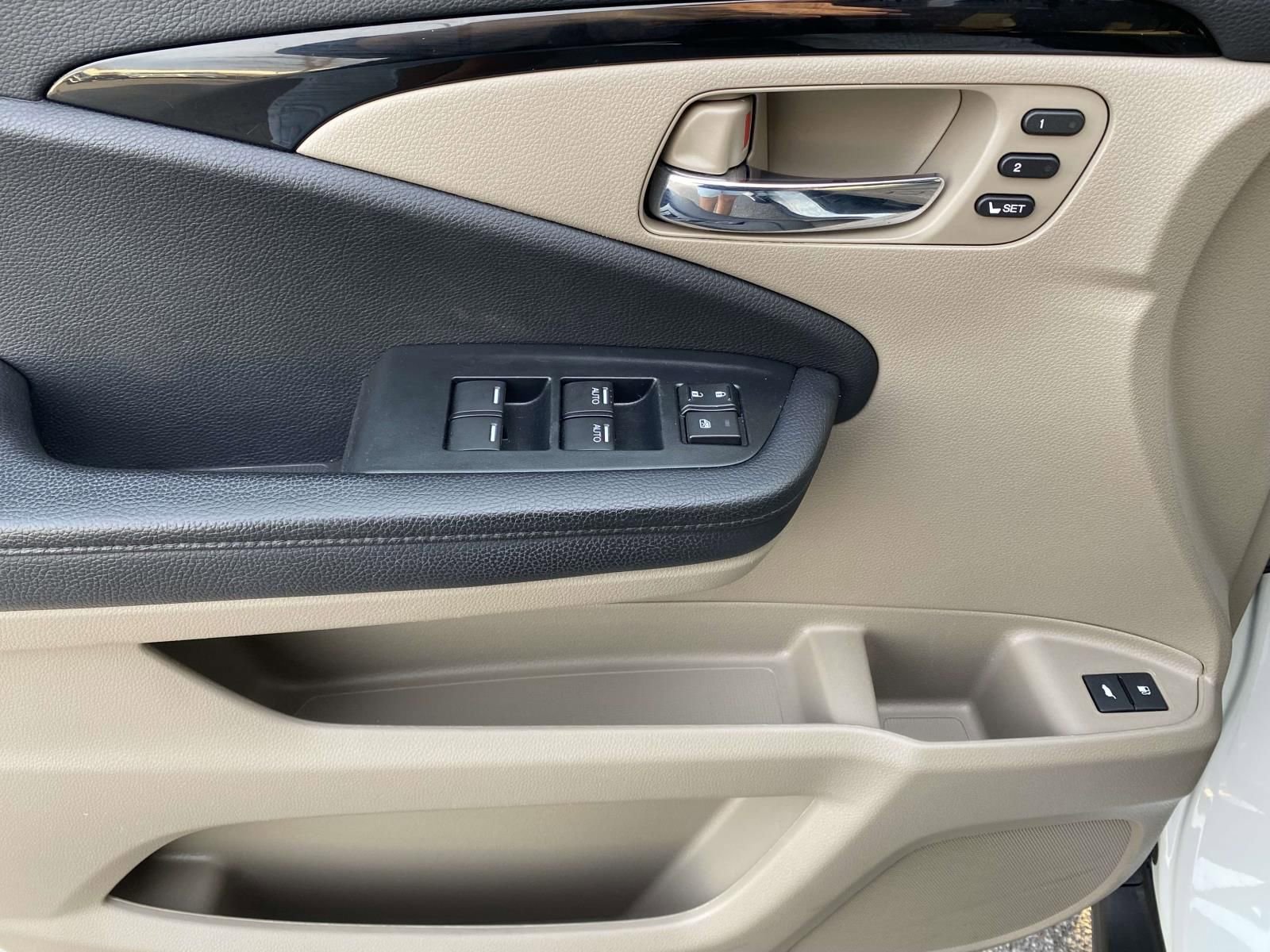 Used 2022 Honda Pilot Touring image 19