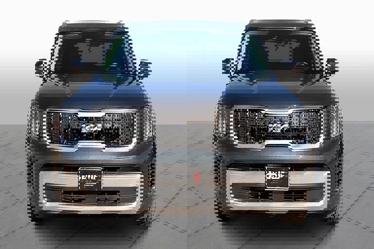 Used 2024 Kia Telluride EX w/ EX Captain's Chair Package image 5