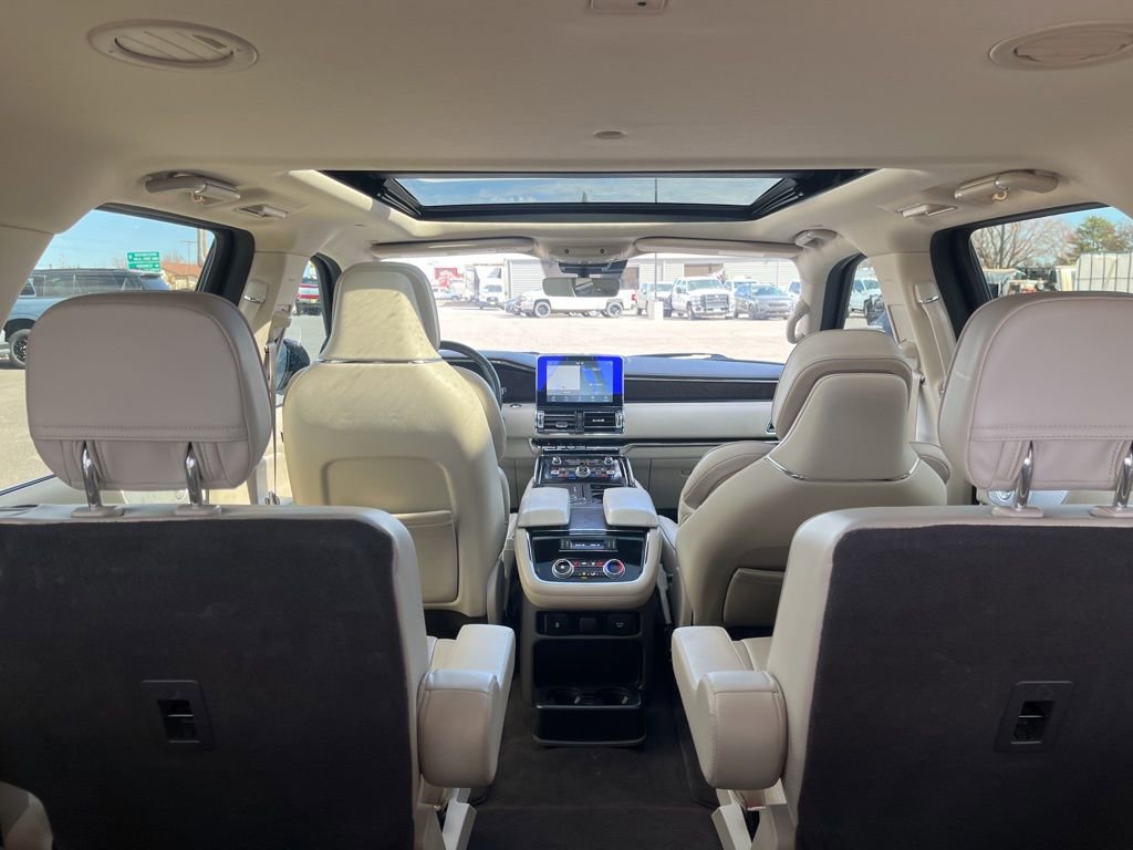 Used 2019 Lincoln Navigator Reserve image 30