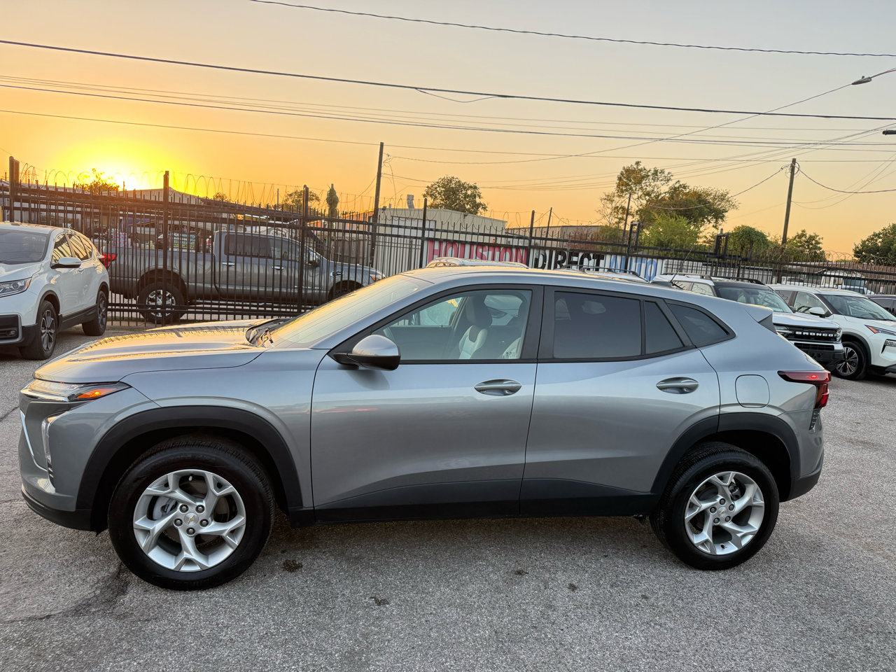 Used 2024 Chevrolet Trax LS w/ LS Convenience Package image 11
