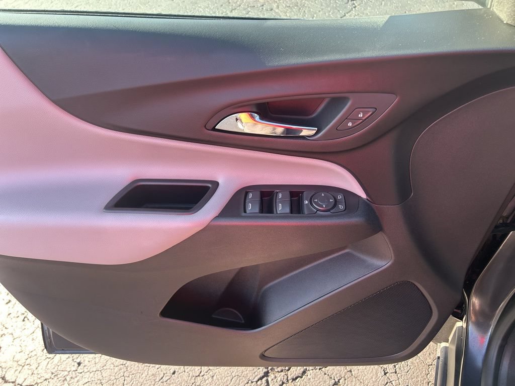 Used 2022 Chevrolet Equinox LS AWD/4WD image 15