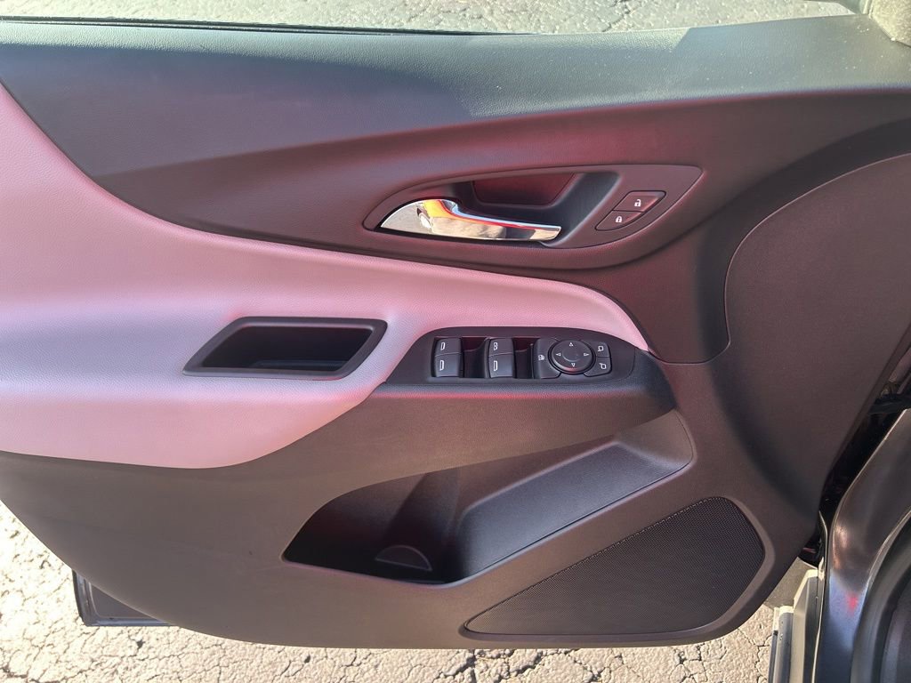 Used 2022 Chevrolet Equinox LS AWD/4WD image 15