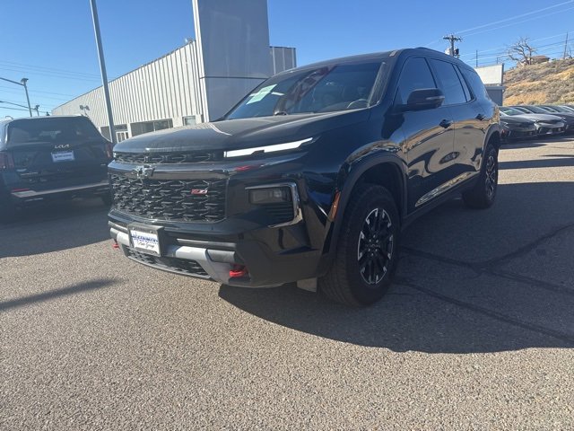 Used 2024 Chevrolet Traverse Z71 image 1