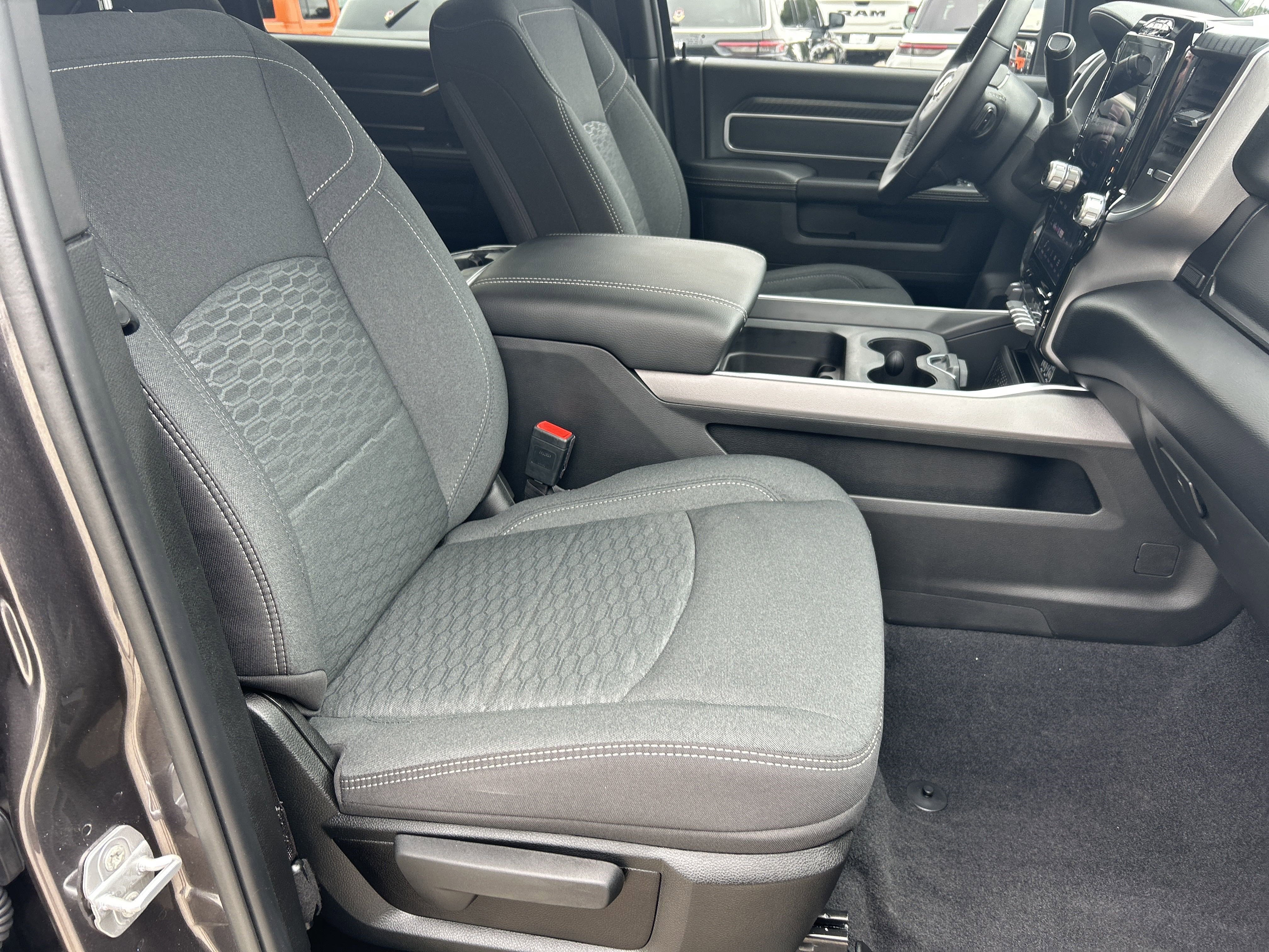 New 2025 RAM 2500 Big Horn AWD/4WD image 13