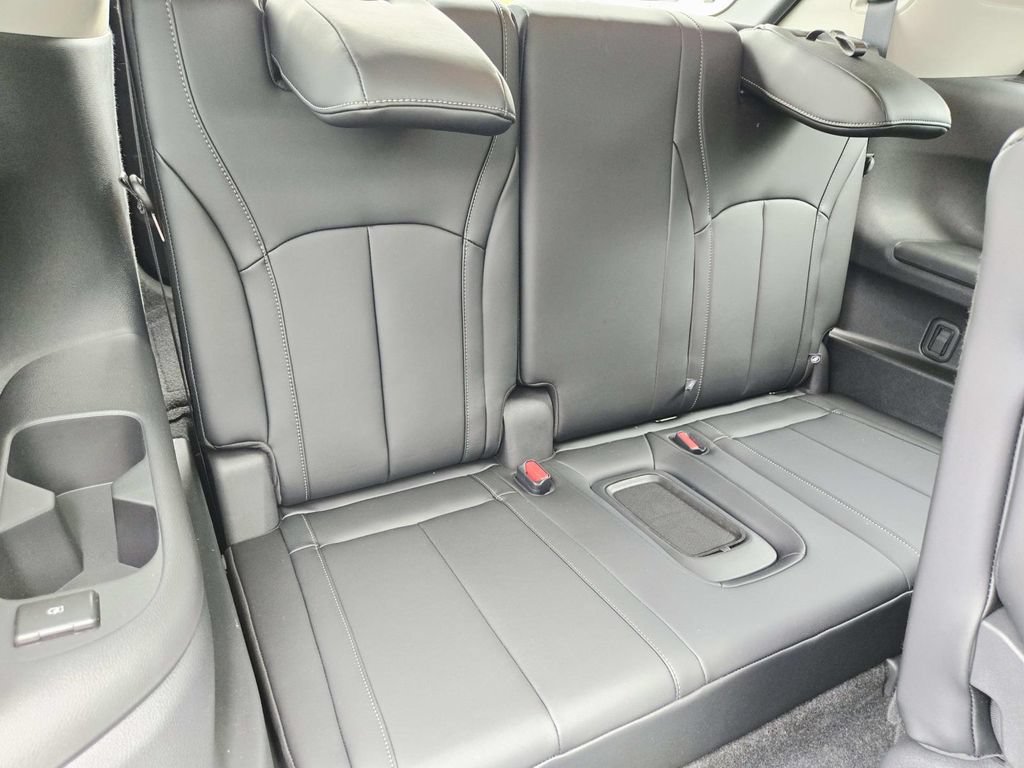 Used 2026 INFINITI QX60 Luxe w/ Cargo Package FWD image 16