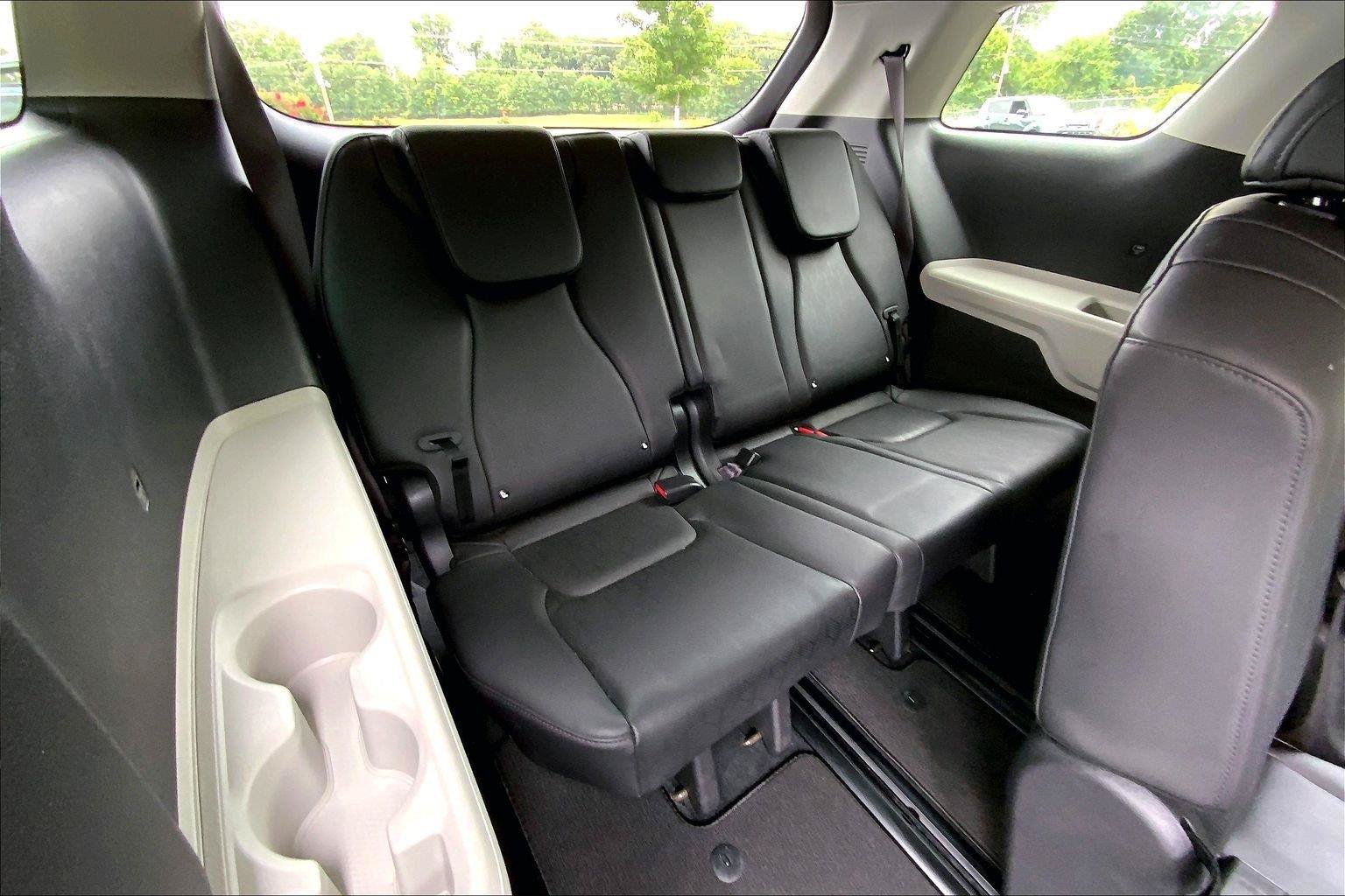 Used 2024 Kia Carnival LX FWD image 22