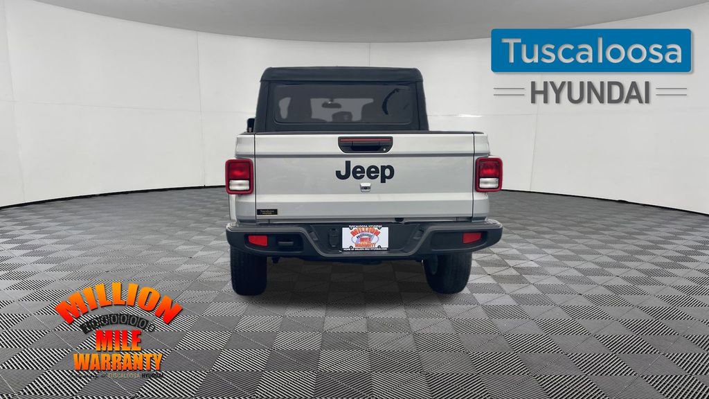 Used 2023 Jeep Gladiator Sport image 8