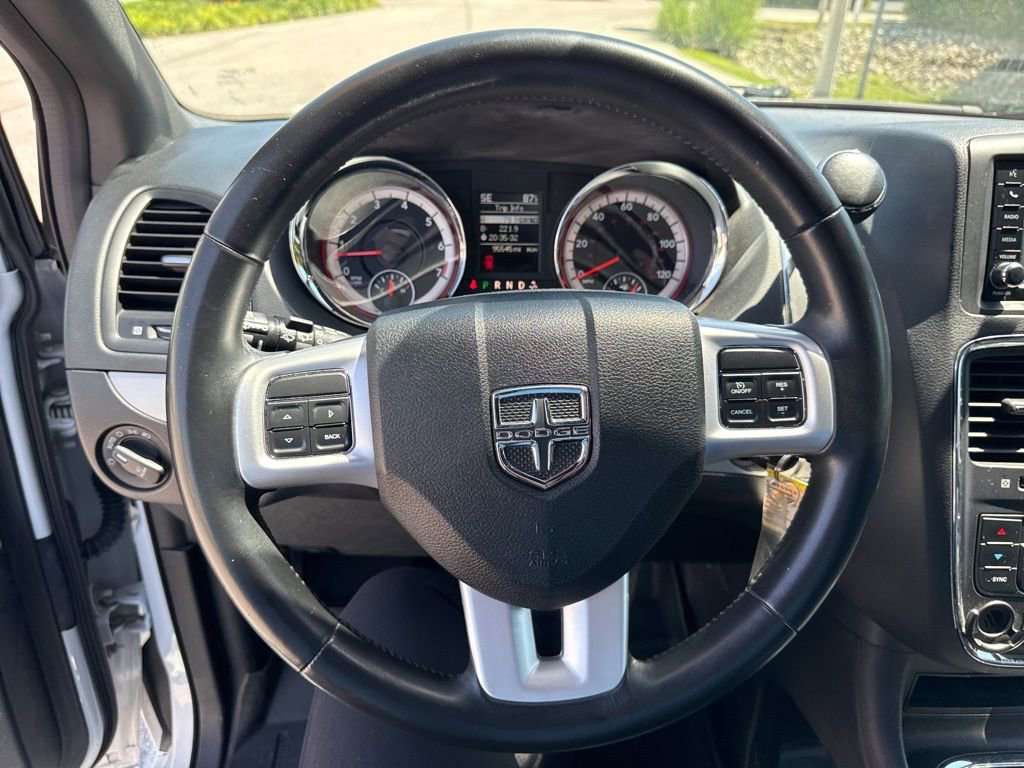 Used 2016 Dodge Grand Caravan R/T FWD image 14