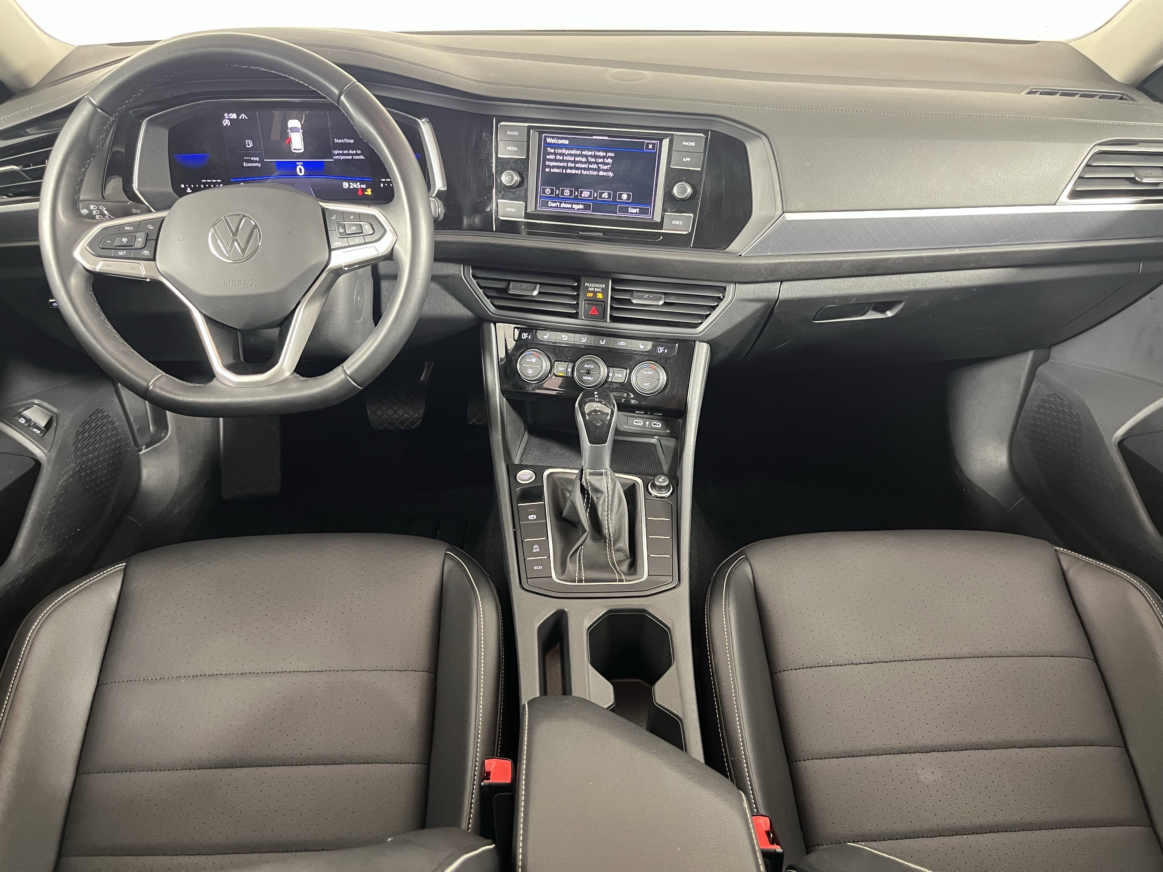 Certified 2023 Volkswagen Jetta SE w/ Panoramic Sunroof Package image 10