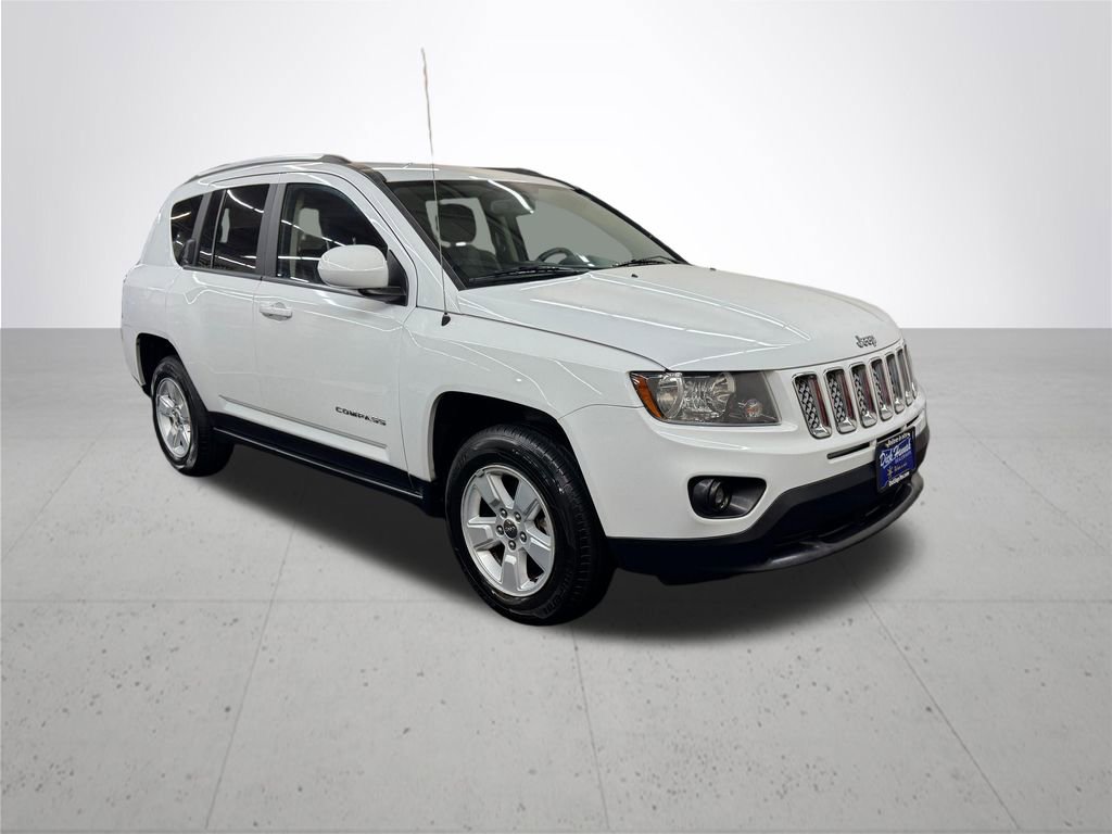 Used 2017 Jeep Compass Latitude FWD image 9