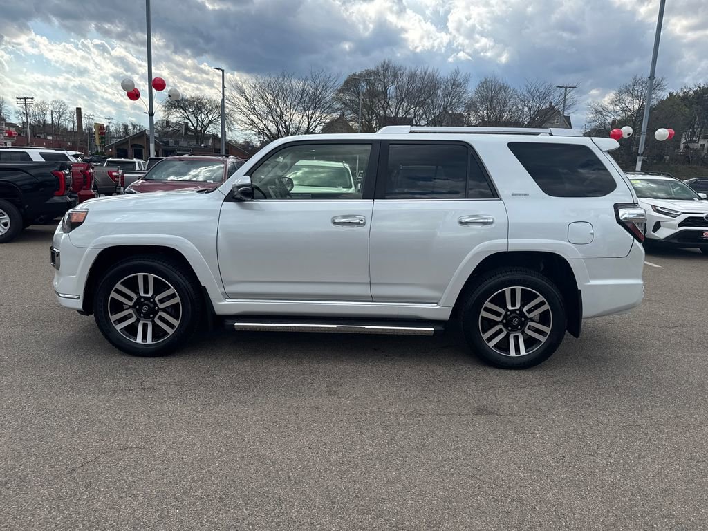 Used 2024 Toyota 4Runner Limited AWD/4WD image 4