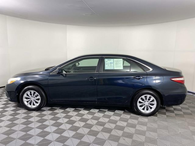 Used 2017 Toyota Camry LE FWD image 5