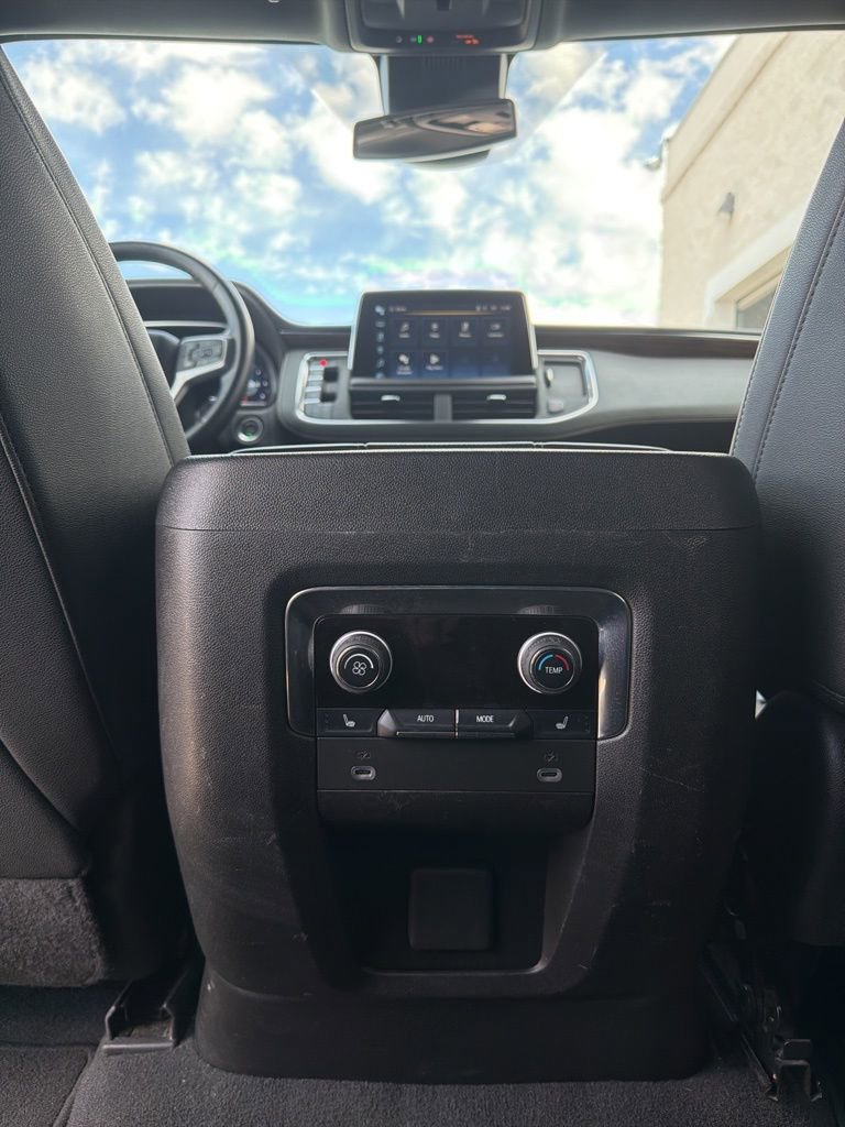 Used 2023 Chevrolet Suburban Premier AWD/4WD image 24