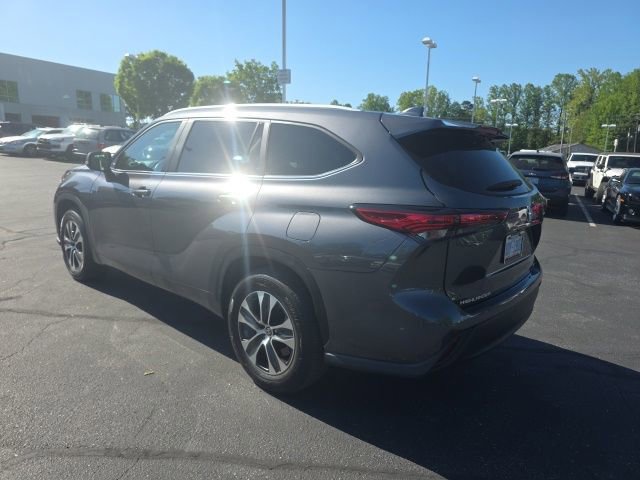 Used 2023 Toyota Highlander XLE FWD image 7